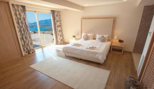 Executive Suite with Panoramic Sea View