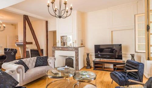 Deluxe Apartment