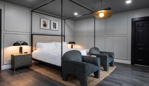 Deluxe King Room