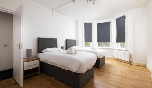 Apartment with Shower