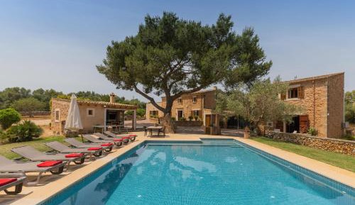 Six-Bedroom Villa 