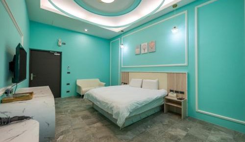 Queen Room with Garden View