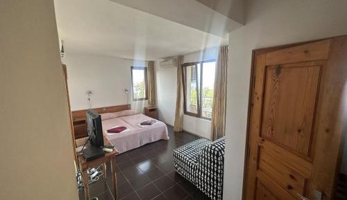 Double or Twin Room with Private Bathroom
