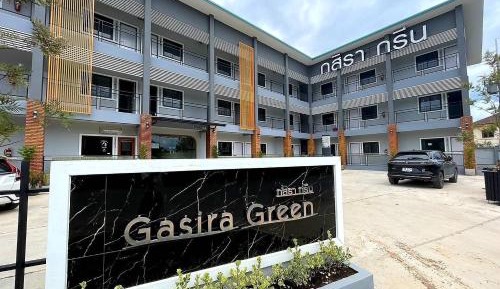 Apartment with Mountain View