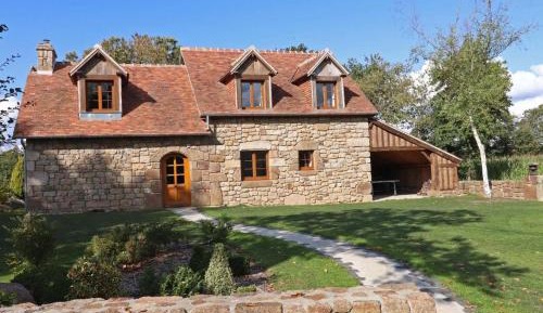 Holiday Home (8 Adults)