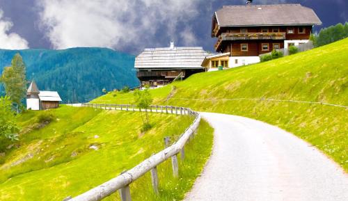 Apartment with Mountain View