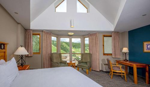 King Suite - Non-Smoking