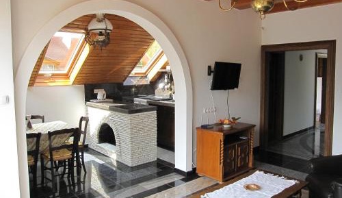 Three-Bedroom Apartment with Balcony