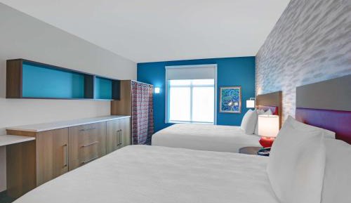 Queen Studio with Two Queen Beds - Non-Smoking