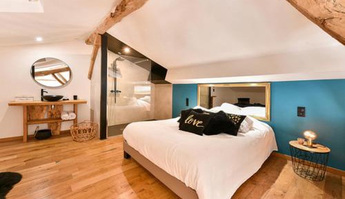 Queen Room with Spa Bath