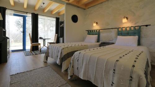 Deluxe Double or Twin Room with Mountain View