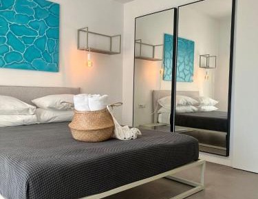 Deluxe Double Room with Balcony and Sea View