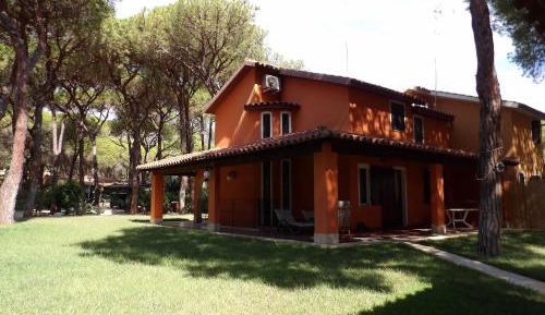 Villa with Garden View