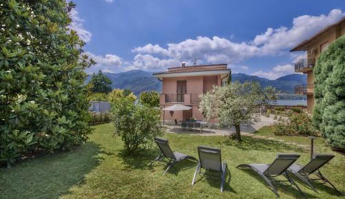 Villa with Garden View