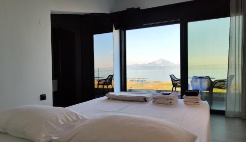 Studio Apartment with Sea View