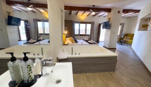 Suite with Spa Bath