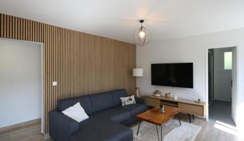 Apartment with Mountain View