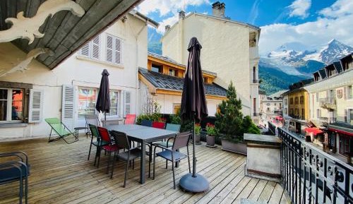 Four-Bedroom Apartment (10 Adults)