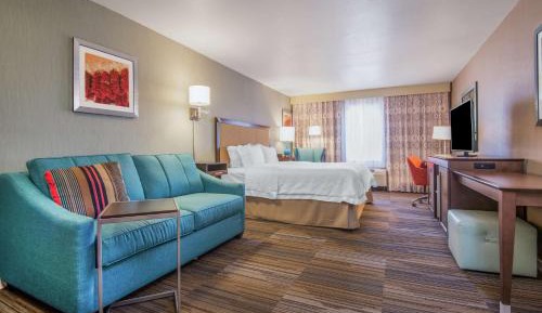 King Room with Sofa Bed - Hearing Accessible/Non-Smoking