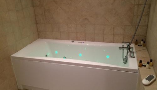 Suite with Spa Bath