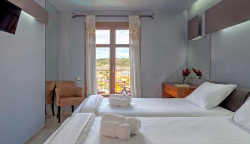 Double or Twin Room with Sea View