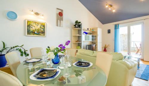 Two-Bedroom Apartment with Balcony and Sea View