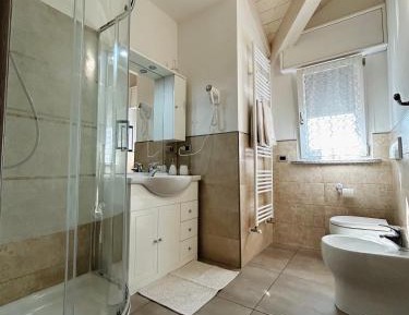 Deluxe Double Room (2 Adults + 1 Child)
