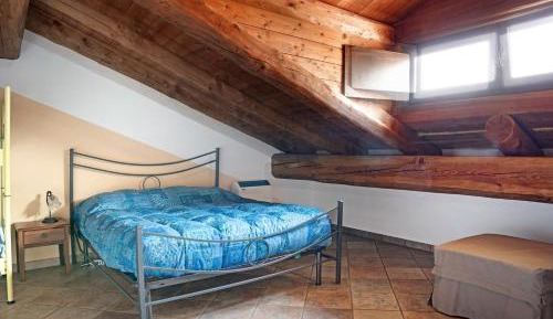 Superior One-Bedroom Apartment with Balcony