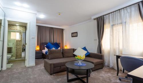 Deluxe Suite