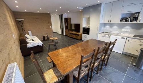 Apartment (8 Adults)