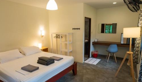 Bungalow with Garden View