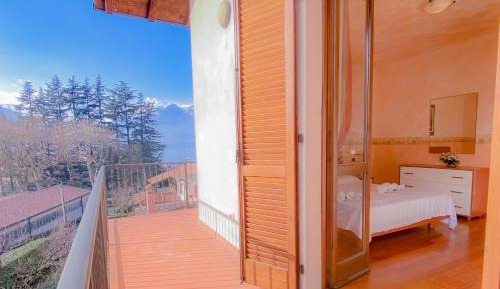 Villa with Garden View