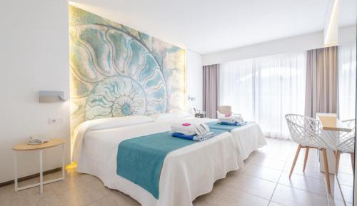 Premium Twin Room (2 Adults)