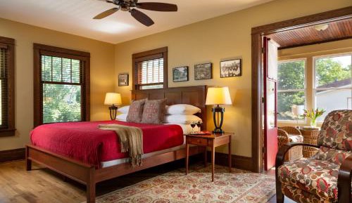 Superior King Suite