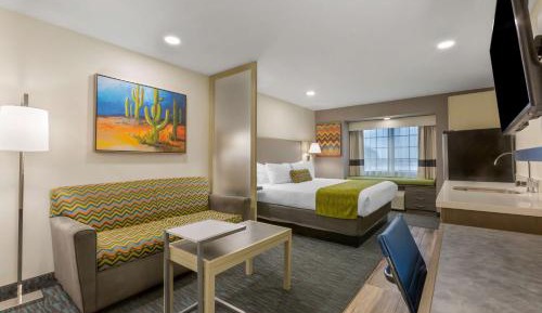 King Room with Kitchenette and Sofa Bed