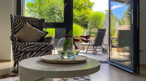 Apartment with Garden View