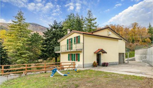 Four-Bedroom Holiday Home