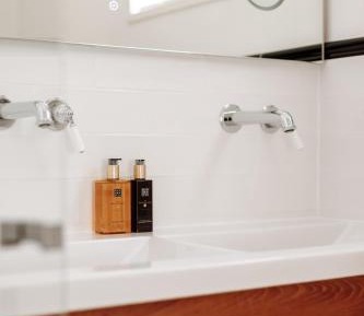 King Room with Spa Bath