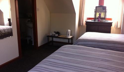 Family Room (3 Adults)