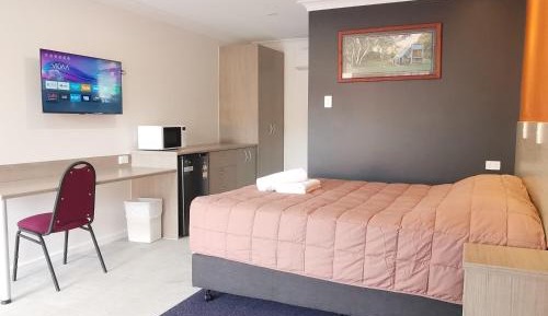 Deluxe Queen Room