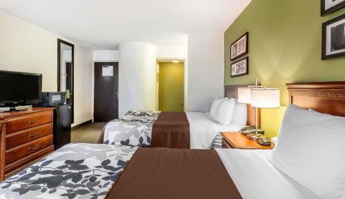 Queen Room with Two Queen Beds - Non-Smoking