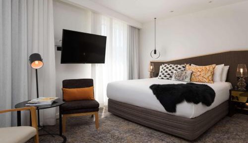 QT Deluxe King Room