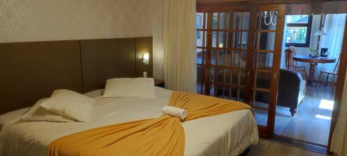 Deluxe Suite with Spa Bath