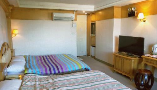 Quadruple Room with Private Bathroom