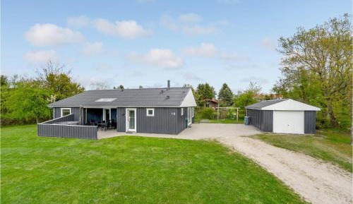 Five-Bedroom Holiday Home