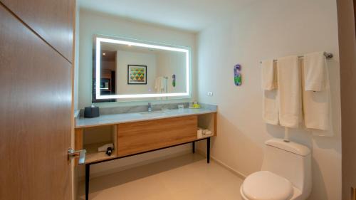 Executive Suite - Non-Smoking
