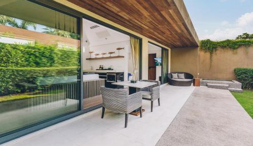 The Jacuzzi Villa
