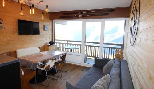 Apartment (6 Adults)