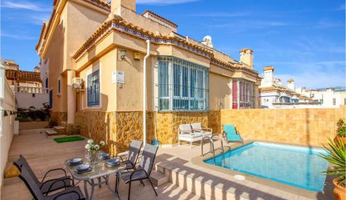 Three-Bedroom Holiday Home 