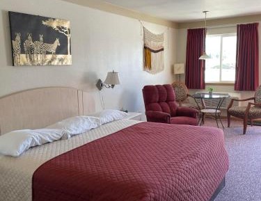 Deluxe King Suite